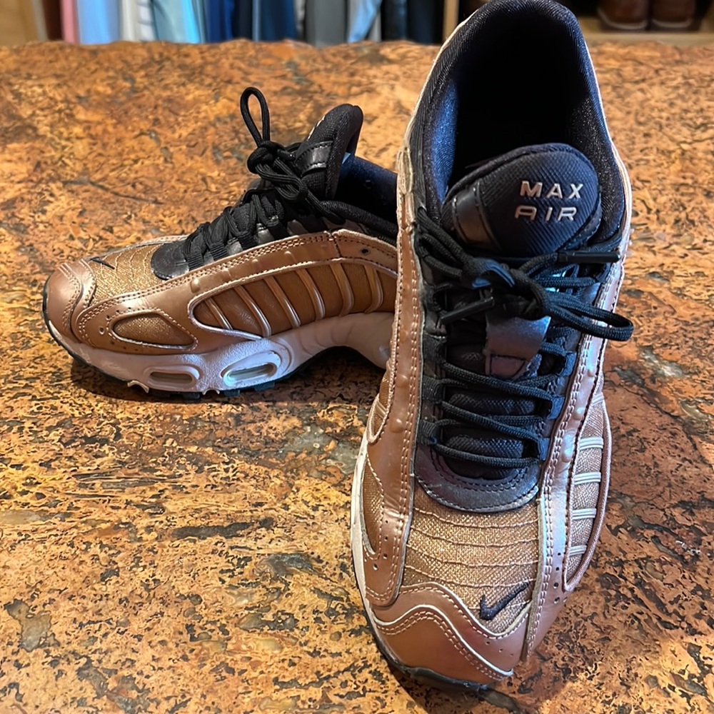 Nike max air sneaker 👟 size 9